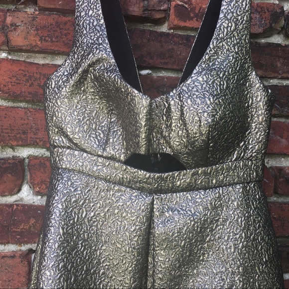 Glamorous and Playful Evening Gown - Picture 2 of 4